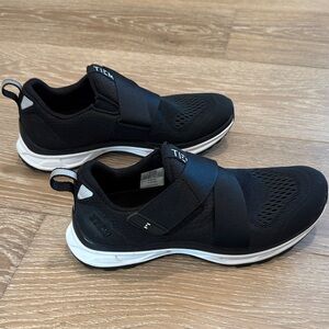 Women’s Black Tiem Spin Cycle Shoes with SPD Clips Included Size 8